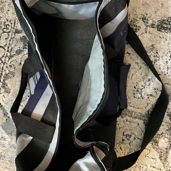 SOLD - Adidas gym bag - Picture 2 of 4